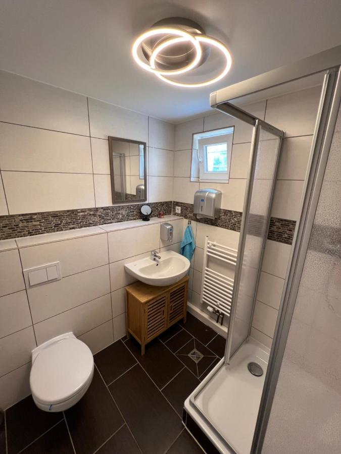 Bungalow 4 Schlafzimmer 8 Personen Parkplatz Grundstueck Garten Lipsk Zewnętrze zdjęcie